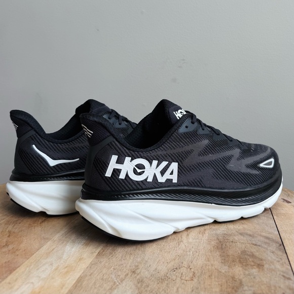 Hoka One Shoes Men 9.5D Clifton 9 Black White Running Shoes Walking Comfort - Picture 3 of 15